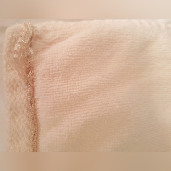 PARIS HAND TOWEL OR DECORATIVE - Picture 5 of 5